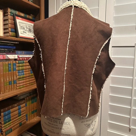 Mountain Lake Tan Shearling Vest - Picture 3 of 10